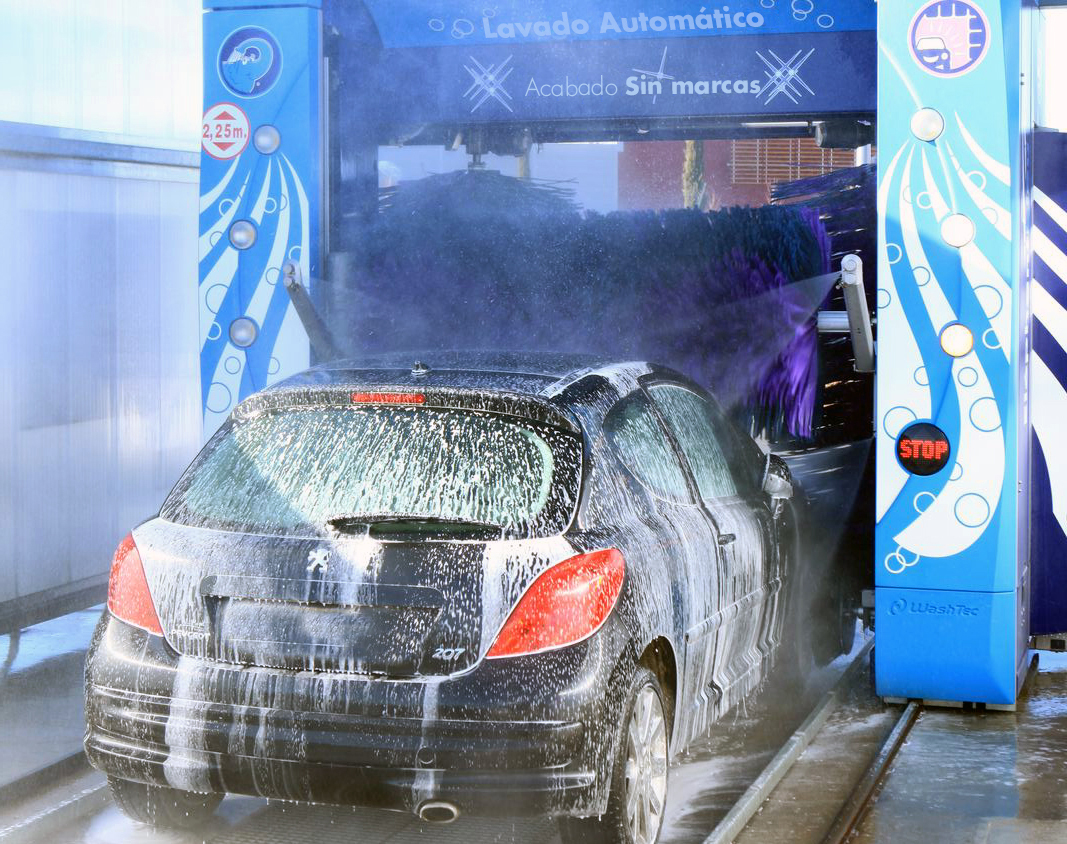 Lavado automático de coche con portico - Autolavado barcelona - Lavado sin marcas